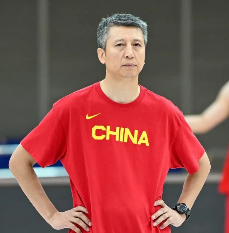 关于中国球队抢先取胜，稳固小组头名的信息